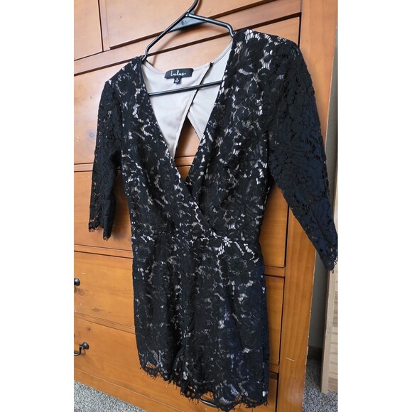 Lulus Pants - Lulus Black Lace Romper Womens Small 3/4 Sleeves Lined Keyhole Back V Neck